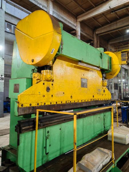 Продаем пресс листогибочный кривошипный И1330А